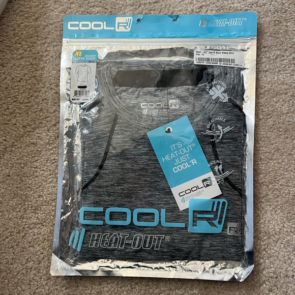 NWT Heat Out Cool'R Men’s Black and Gray Short Sleeve Performance Athletic Shirt - Picture 3 of 4